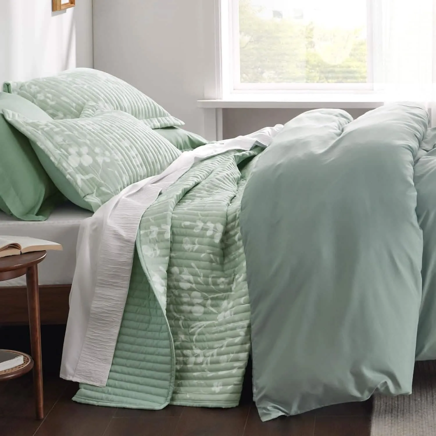 Bedsure Botanical Quilt Set