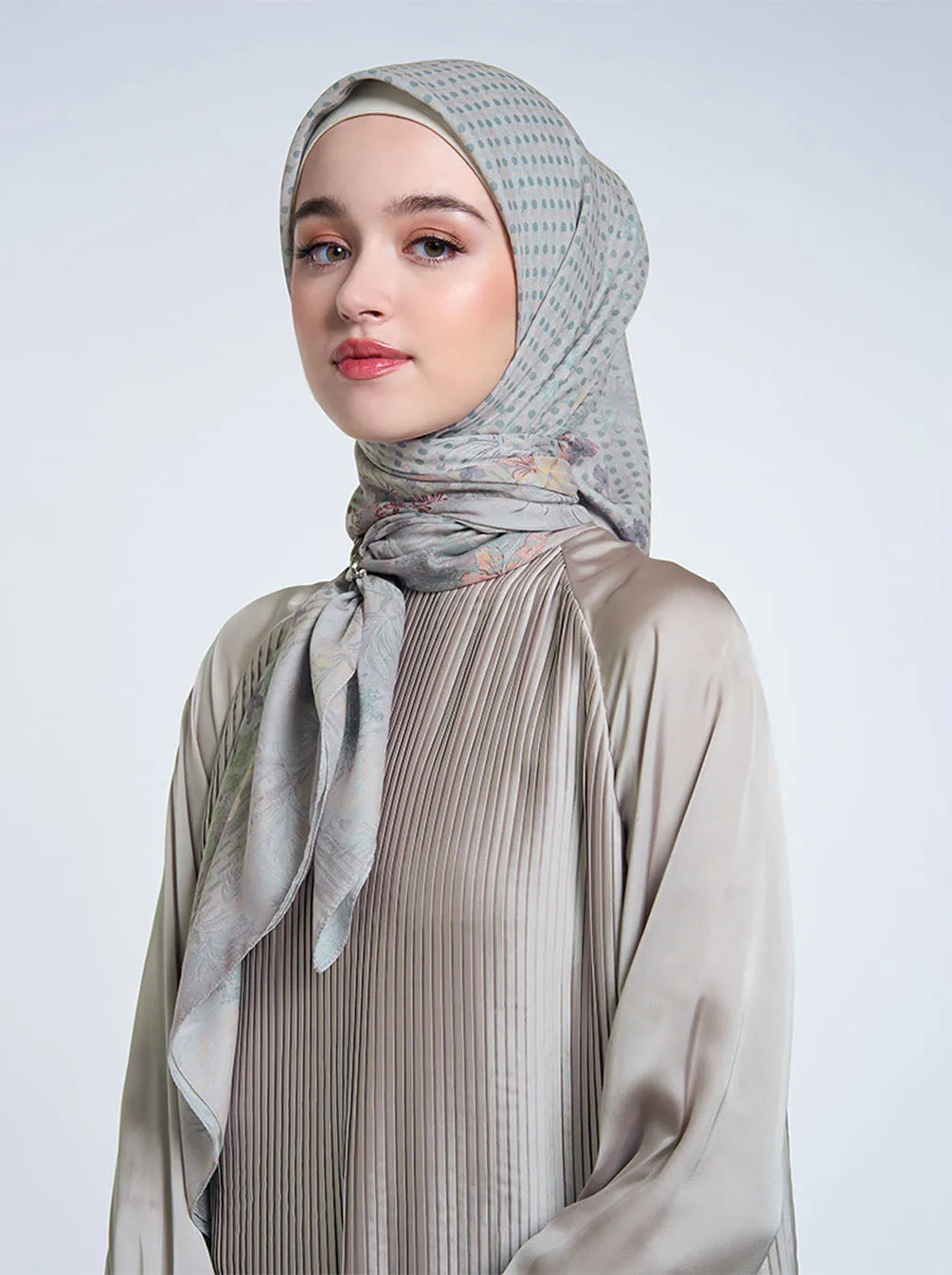 CEDARRA SIGNATURE SCARF MISTY CLOUD