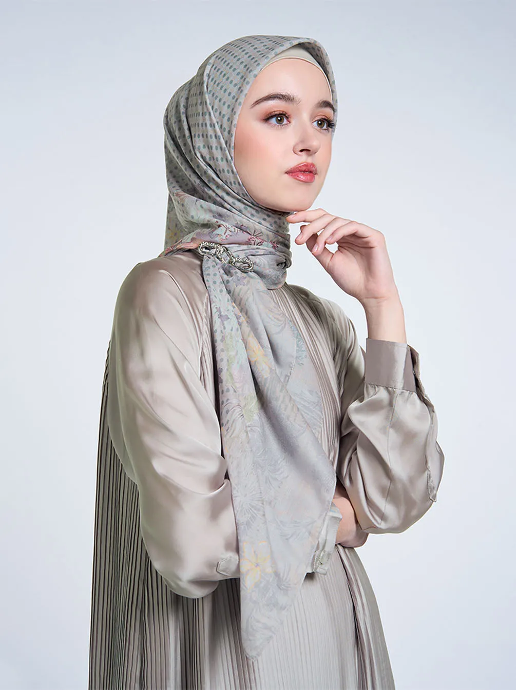 CEDARRA SIGNATURE SCARF MISTY CLOUD