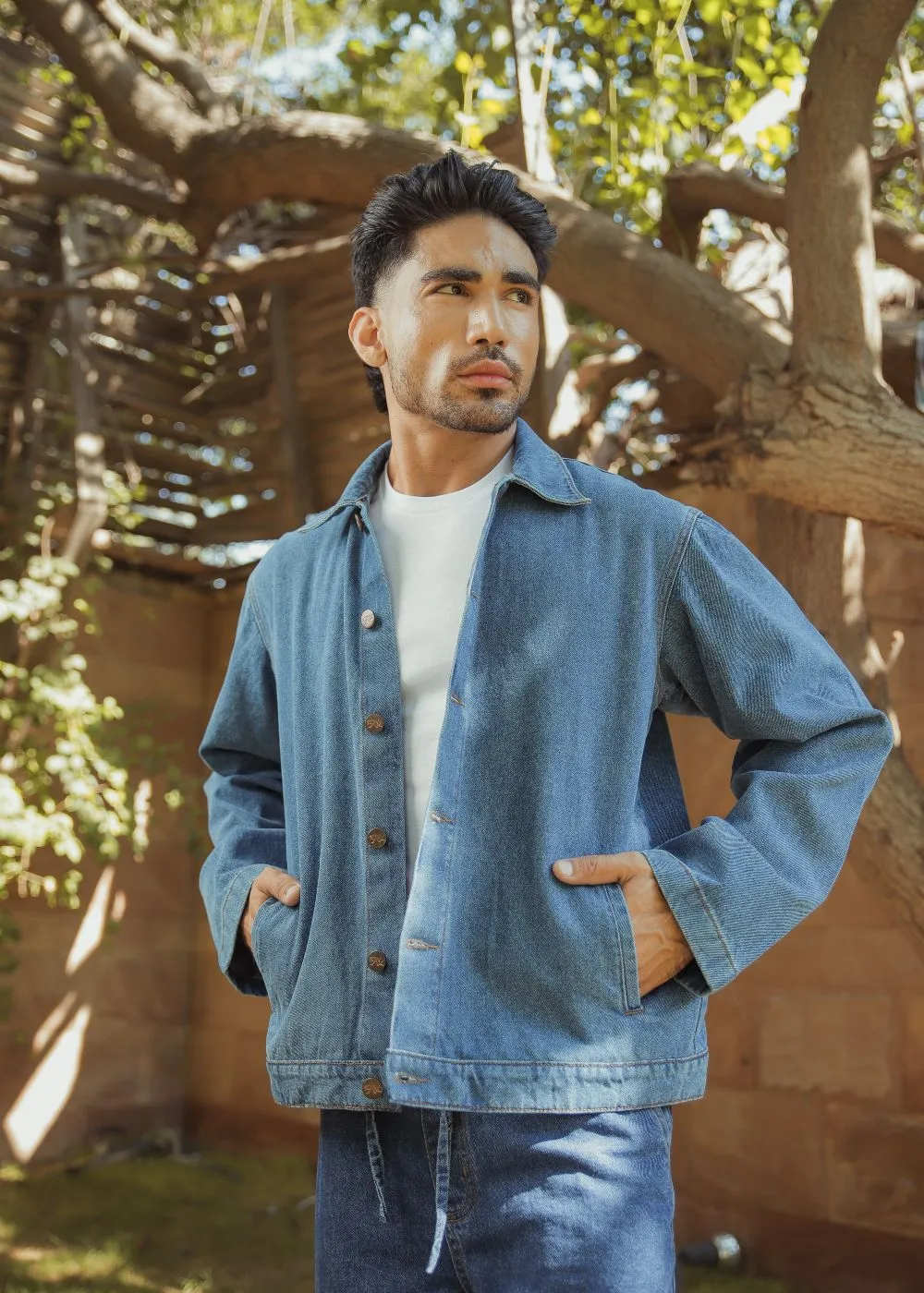 Classic Mid Blue Shacket & Blue Relax Jog Jeans Look