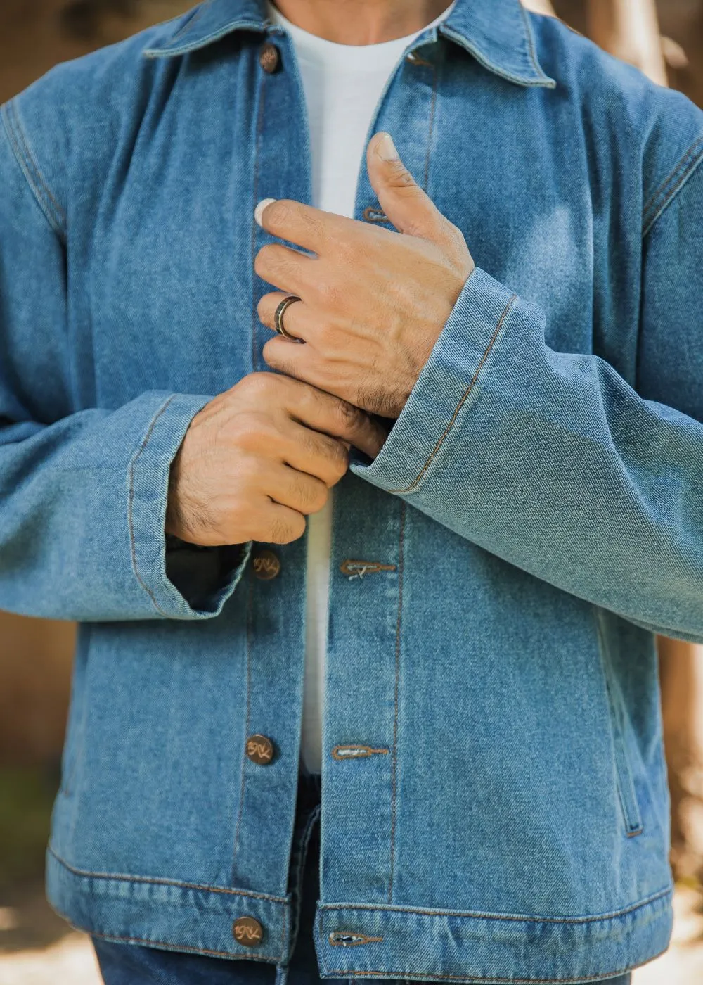 Classic Mid Blue Shacket & Blue Relax Jog Jeans Look