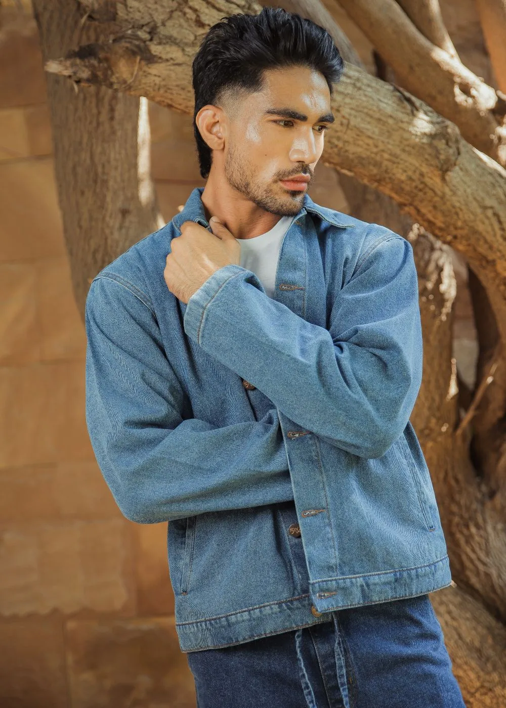 Classic Mid Blue Shacket & Blue Relax Jog Jeans Look