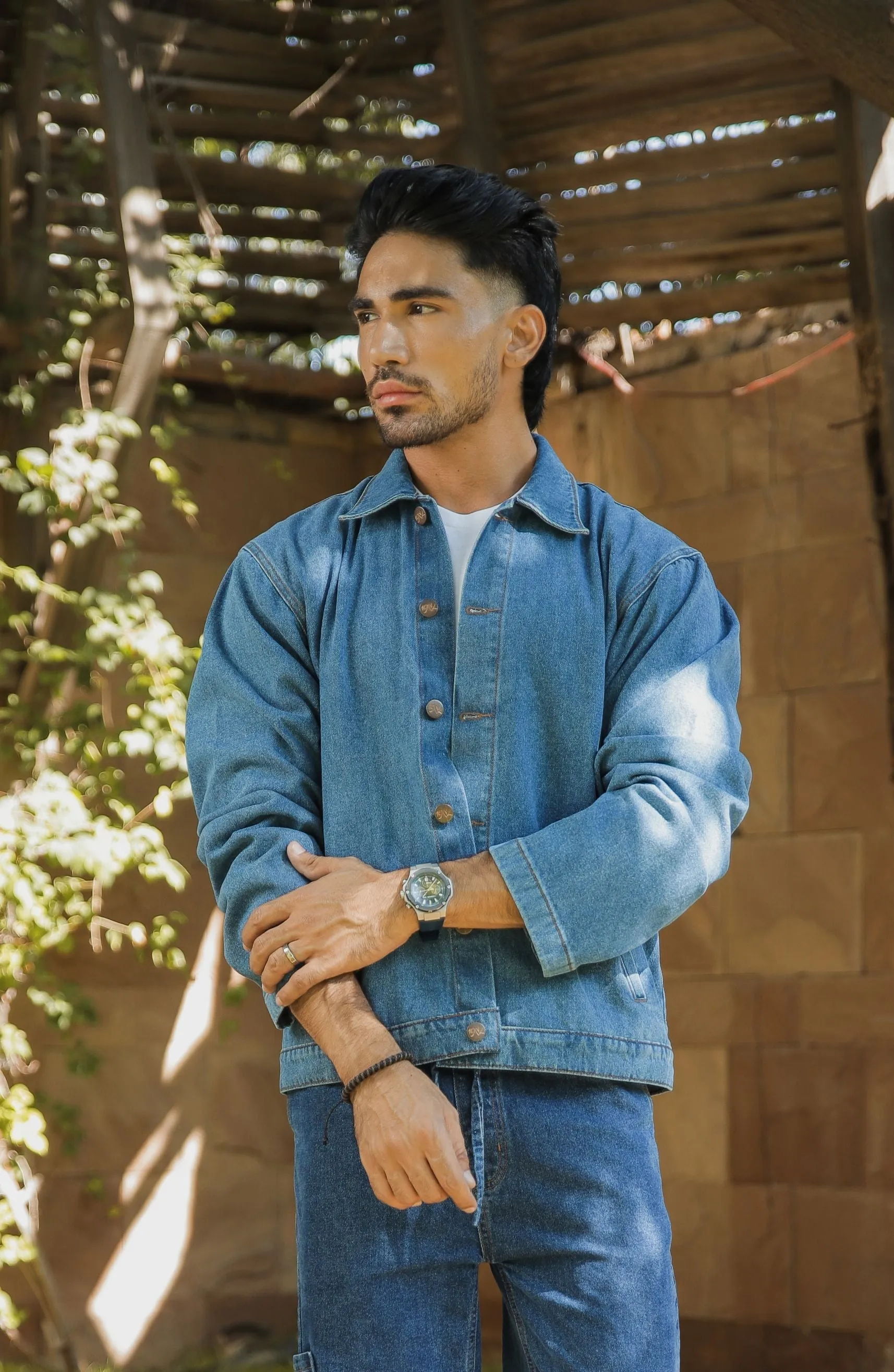 Classic Mid Blue Shacket & Blue Relax Jog Jeans Look