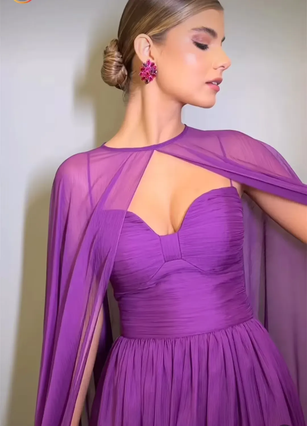 Elegant Purple Chiffon Long Evening Dress with Cape A-Line Pleated Floor Length Formal Prom Gown     fg7269