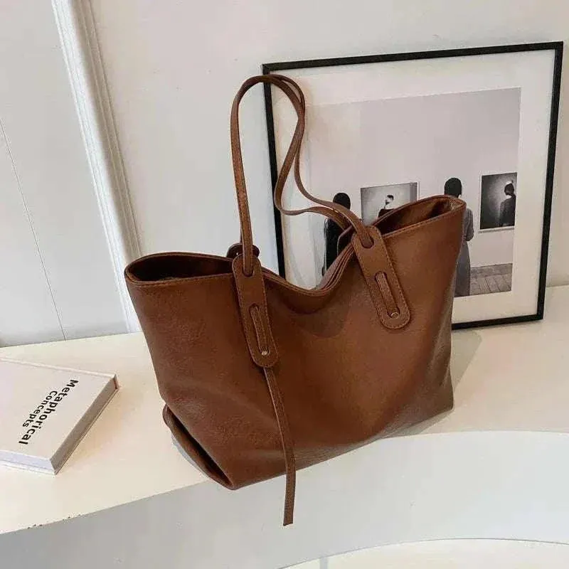 Stylish Winter Tote Bag - Chic and Functional Leather Accessory - WSH021