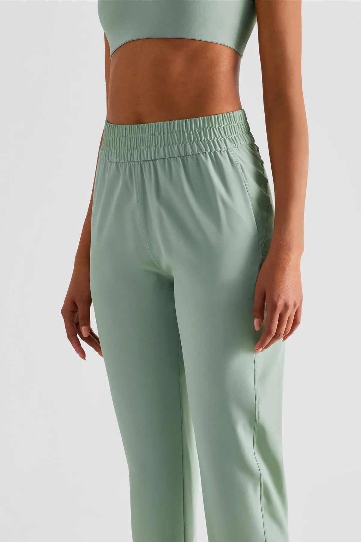 UPF 50  Tapered Crop Pants with Pockets