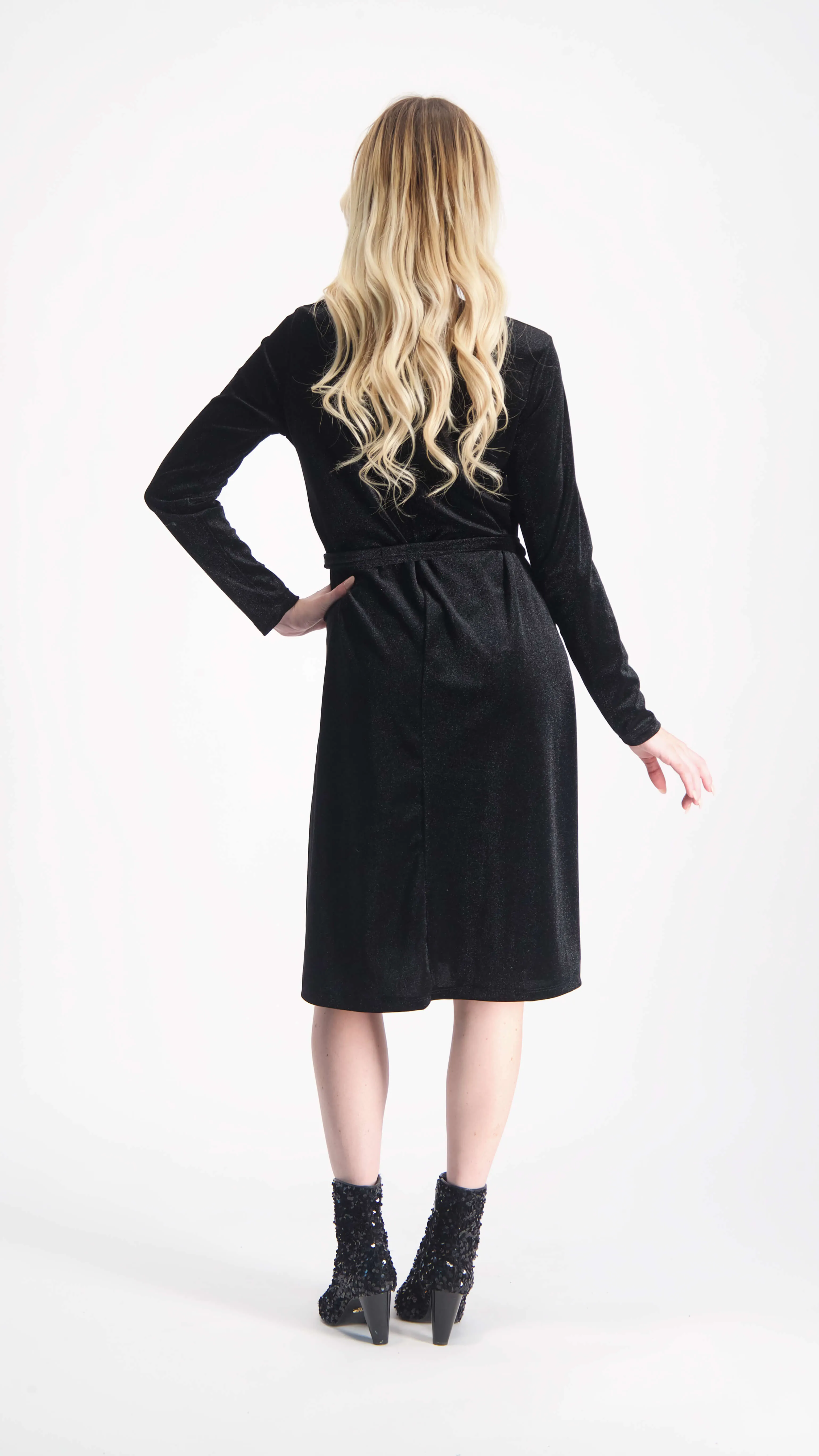 Velvet A-line Dress With Belt / Black Shine