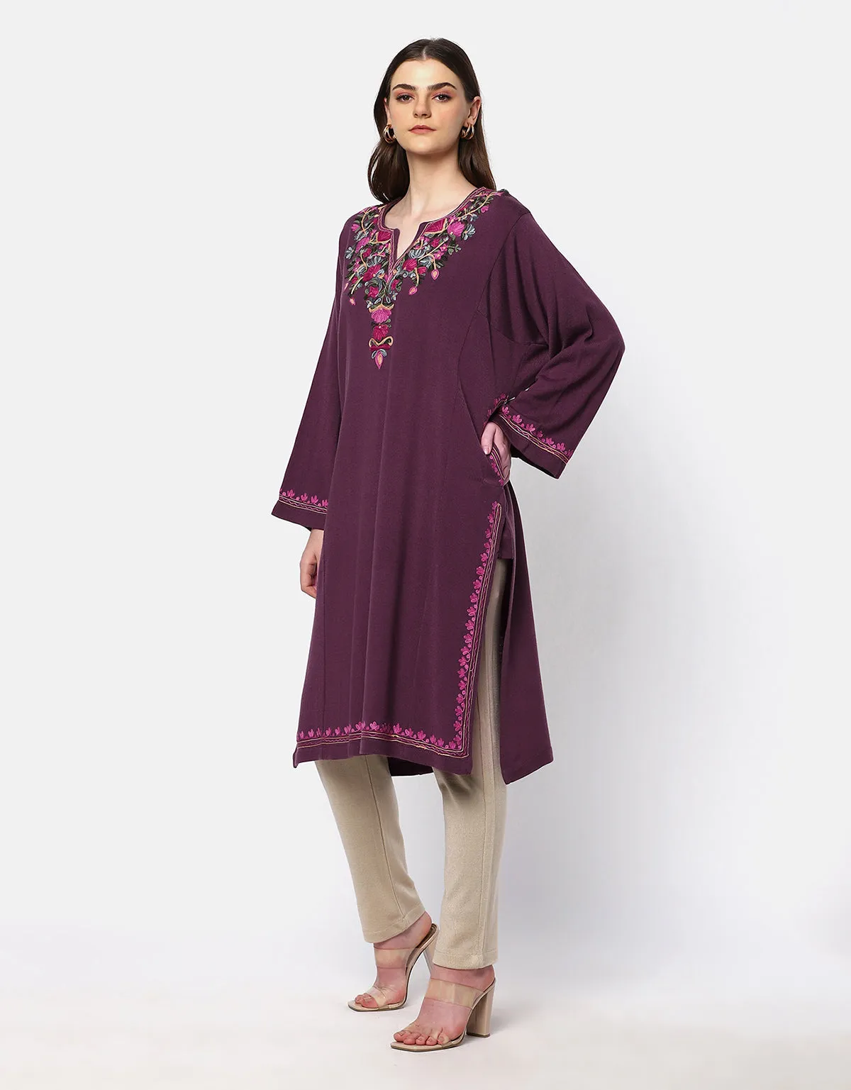 Women Woolen Kashmiri Embroidered Phiran